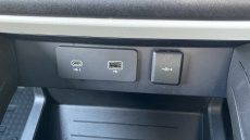 Land Rover Defender 3.0 D250 X-Dynamic SE 90 3dr Auto Diesel Estate